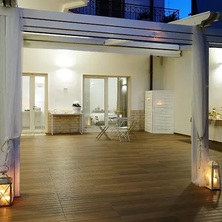 Femily Di Puglia In - Bari Frühstückspension 4*
