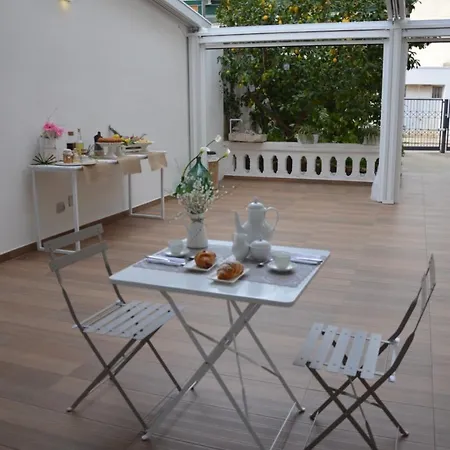 Frühstückspension Femily Di Puglia In - Bari 4*