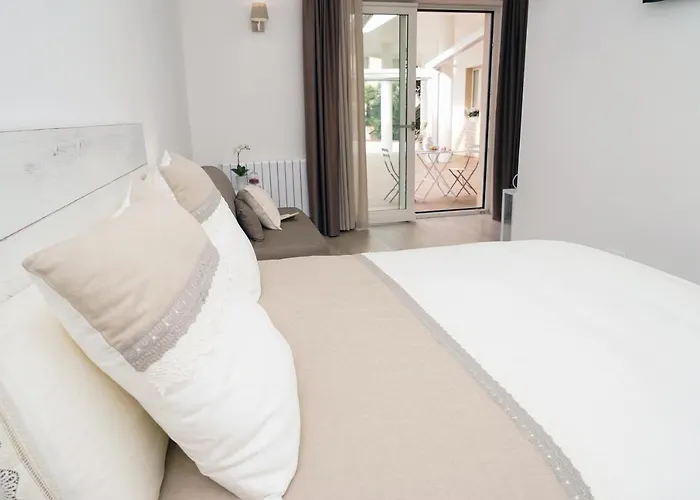 Femily Di Puglia In - Bari Bed and Breakfast 4*